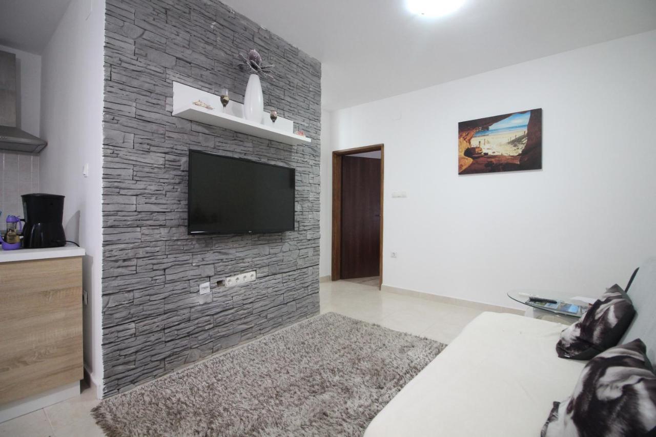 Apartments Adriana บิลิเซ ภายนอก รูปภาพ