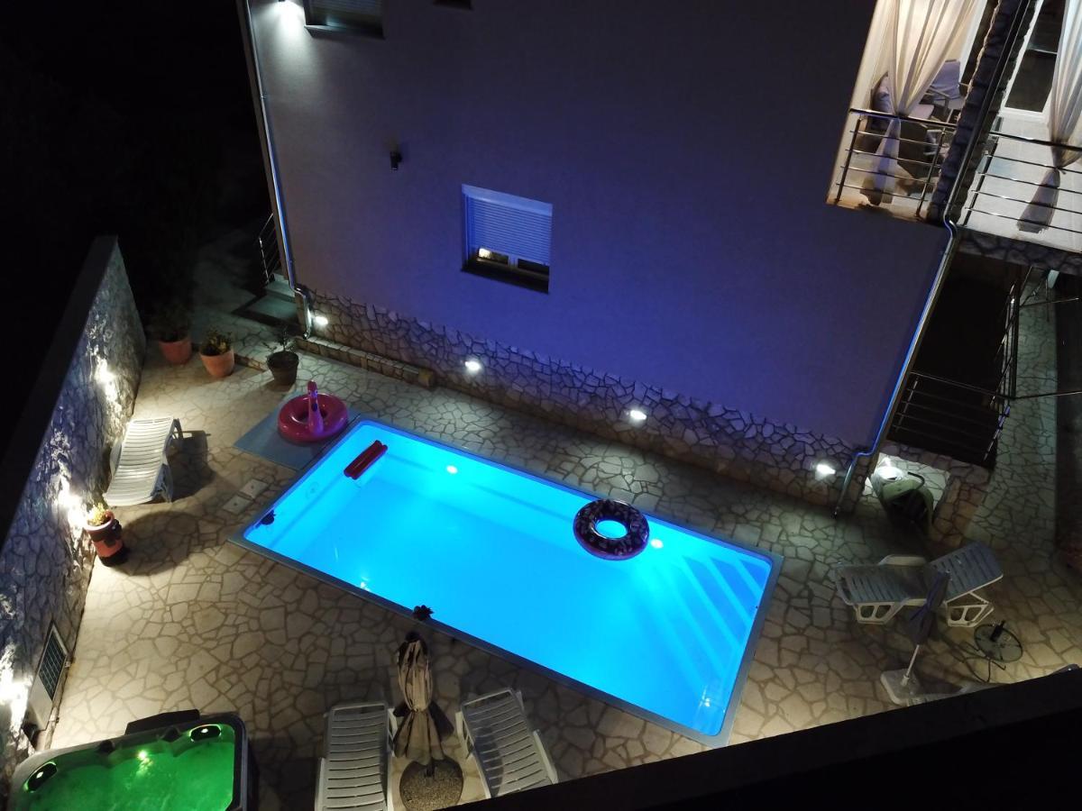 Apartments Adriana บิลิเซ ภายนอก รูปภาพ