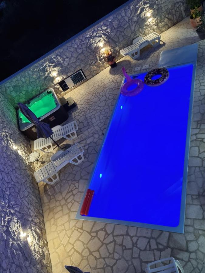 Apartments Adriana บิลิเซ ภายนอก รูปภาพ