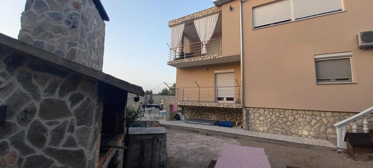 Apartments Adriana บิลิเซ ภายนอก รูปภาพ