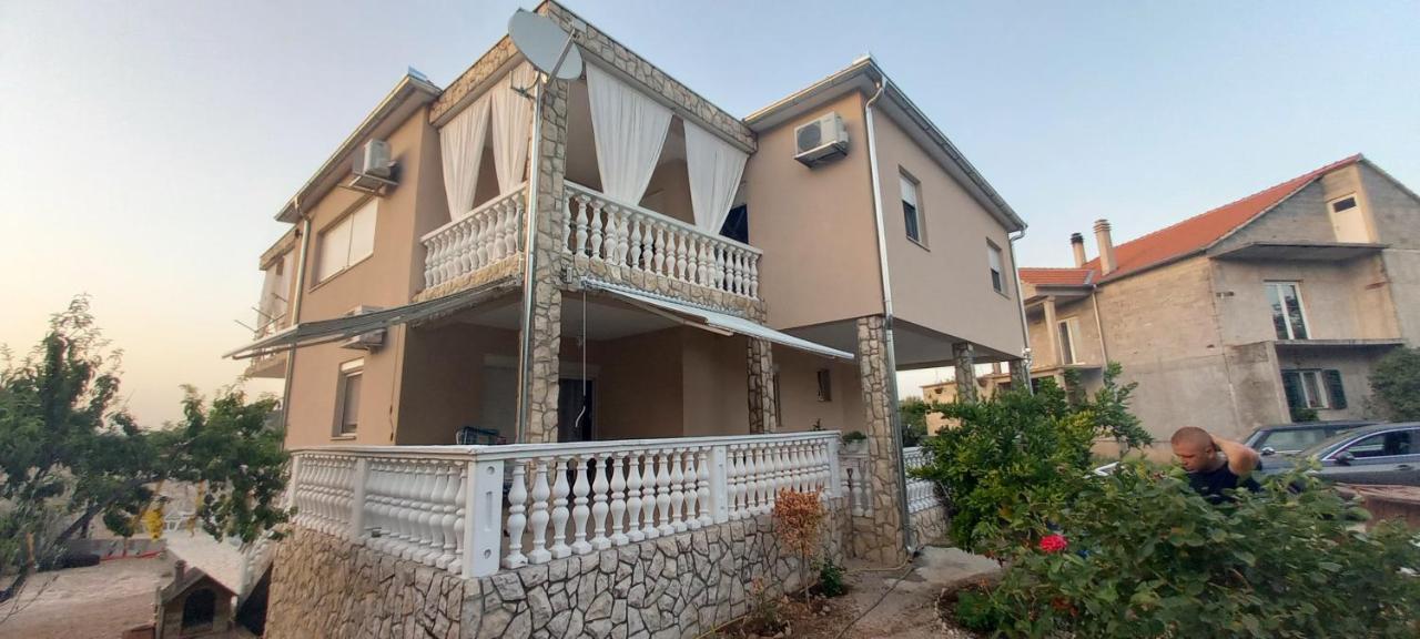 Apartments Adriana บิลิเซ ภายนอก รูปภาพ