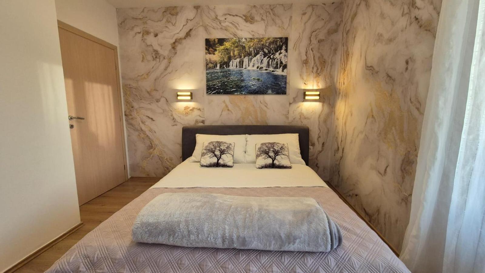 Apartments Adriana บิลิเซ ภายนอก รูปภาพ