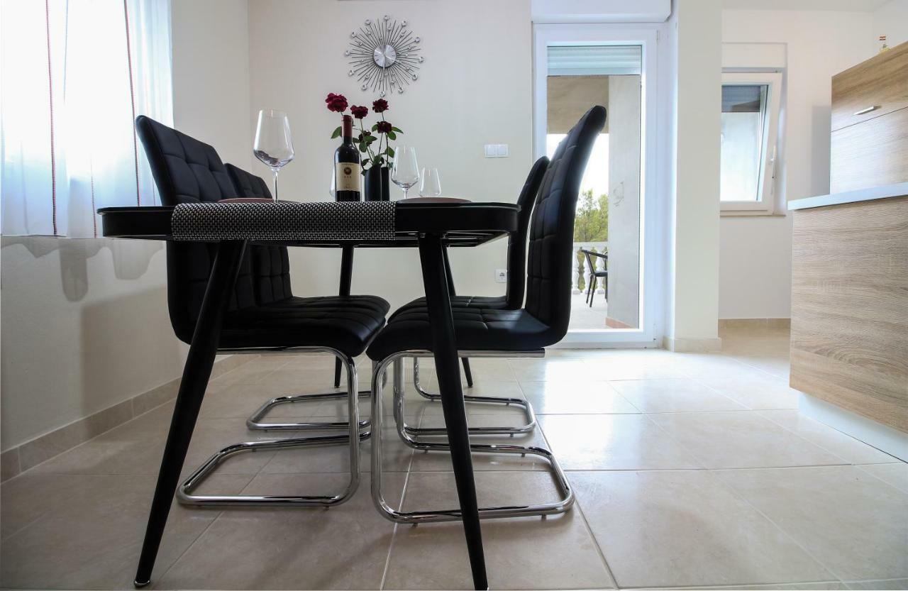 Apartments Adriana บิลิเซ ภายนอก รูปภาพ